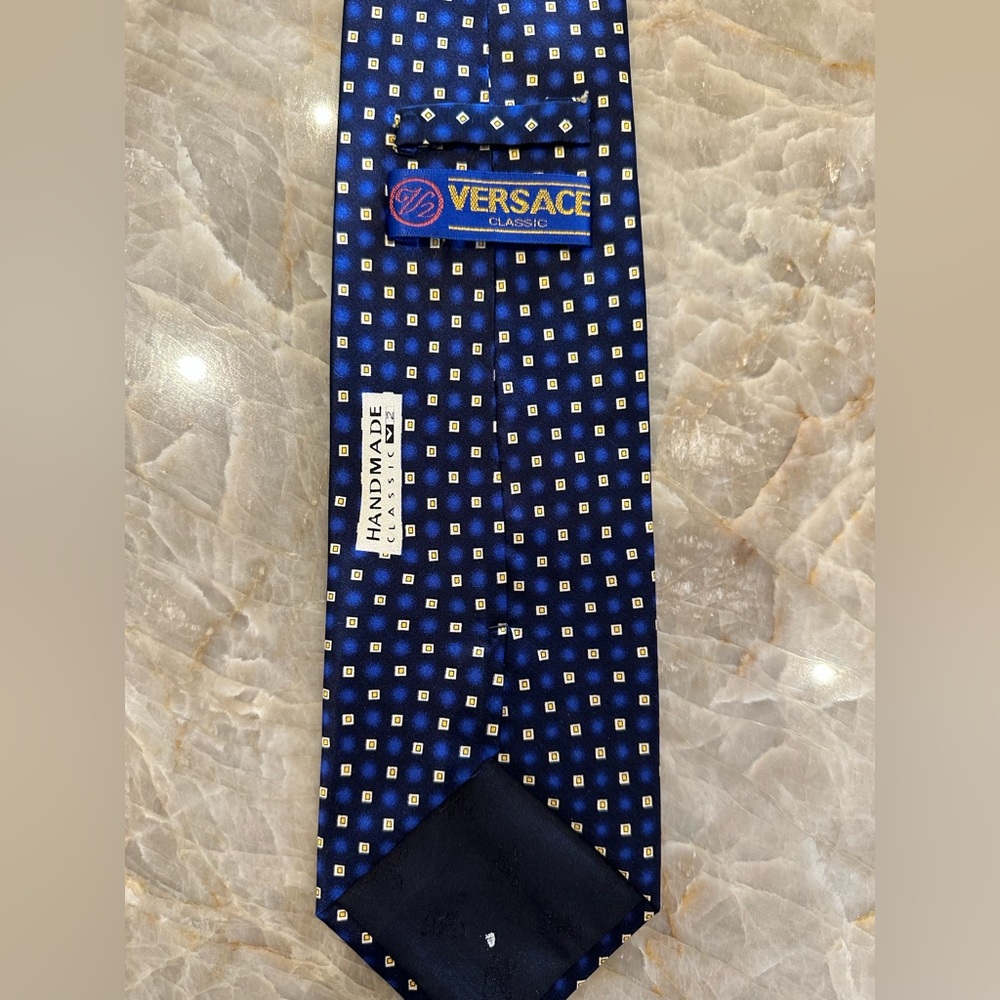 Versace NWOT 100% Silk Blue Yellow Gold Patterned Formal Tie - Picture 3 of 5